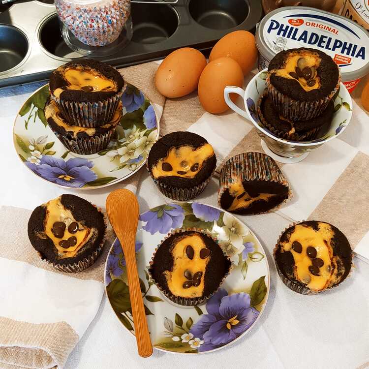 black bottom cupcakes (cupcakes de fondo negro) vistos desde arriba