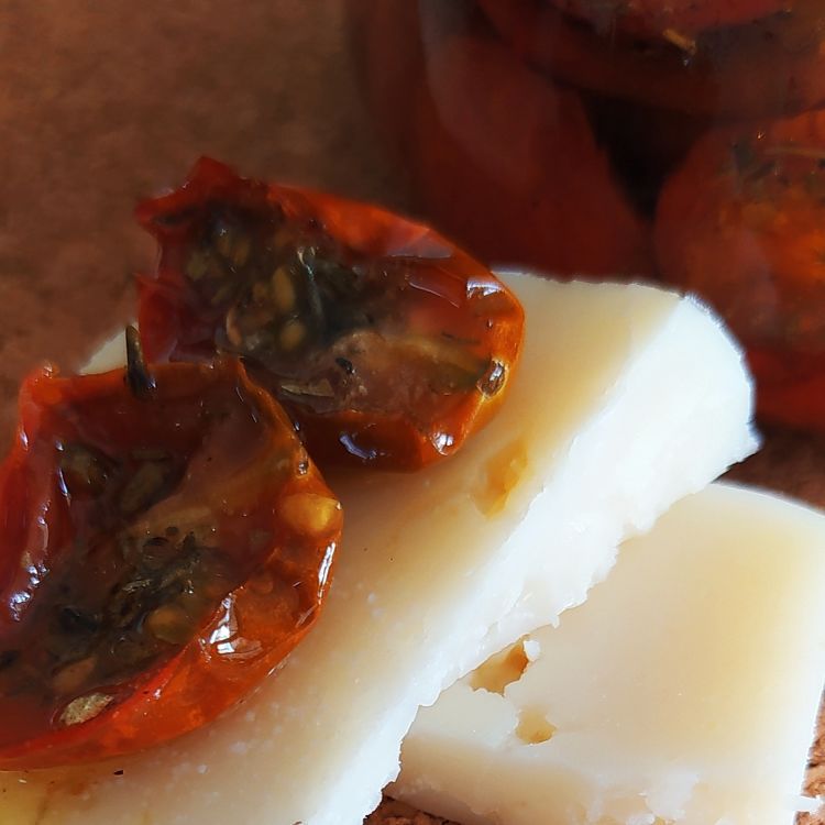 tomates secos en aceite con queso